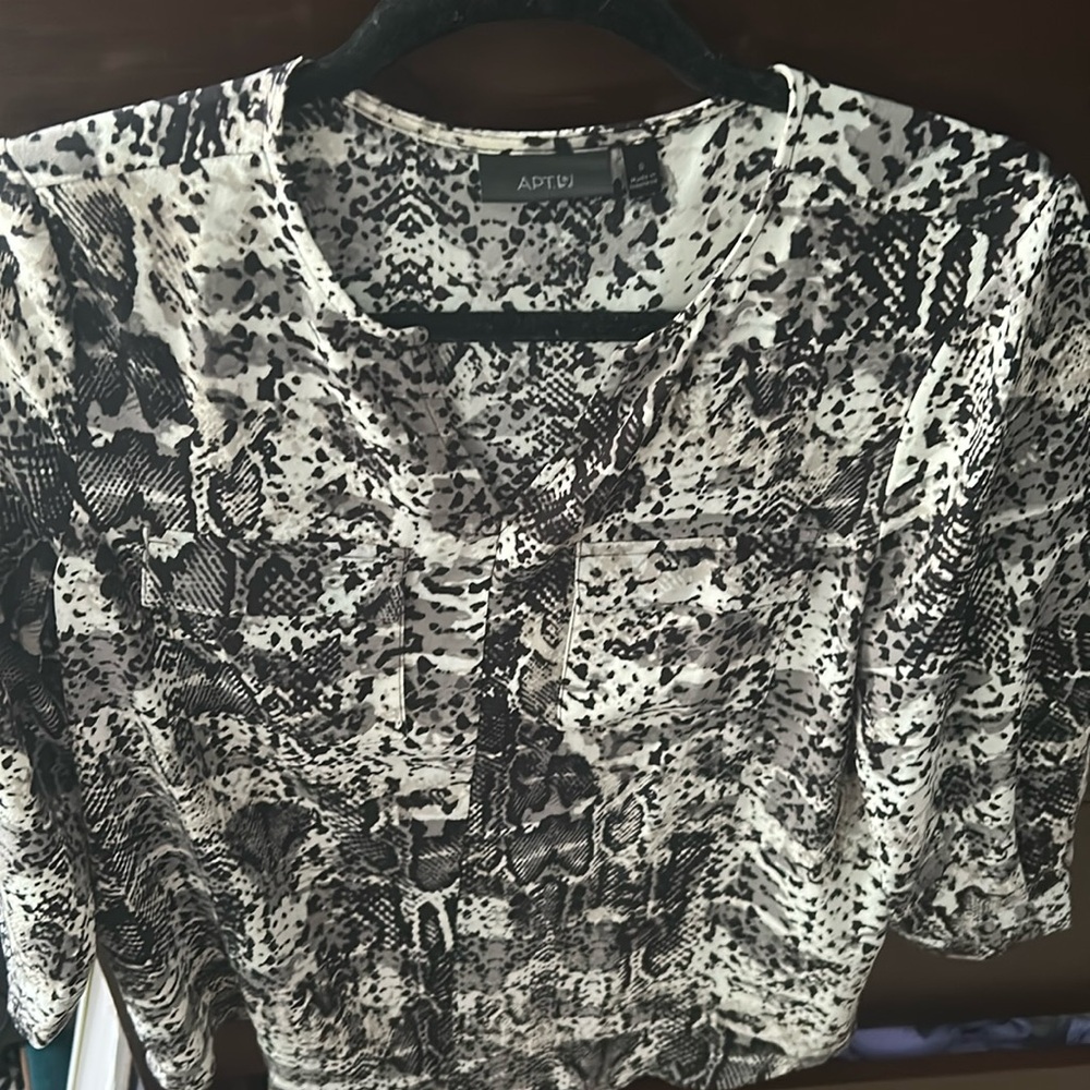 Womens APT 9 snakeskin blouse size small